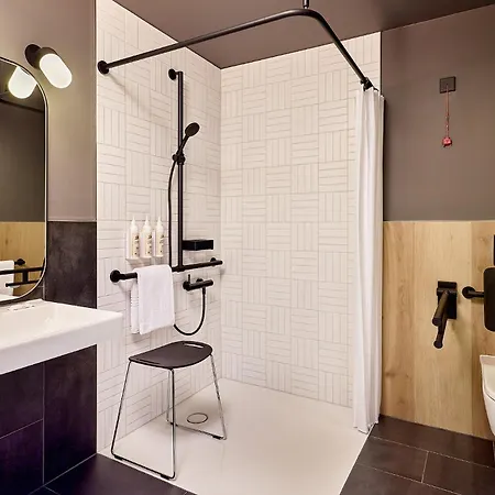 Moxy Luxembourg Airport فندق 3*