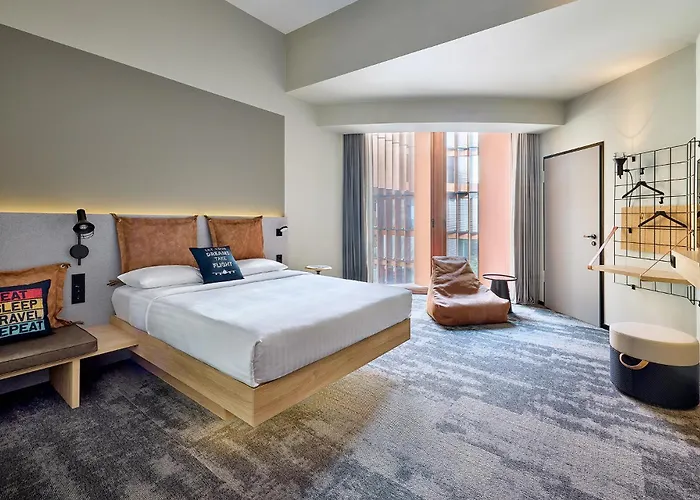 Moxy Luxembourg Airport Отель 3*