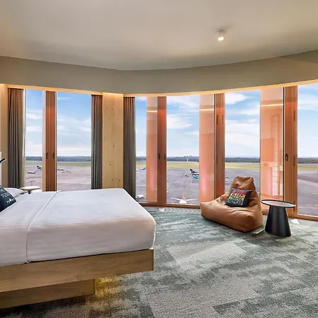 Moxy Luxembourg Airport Szálloda Niederanven