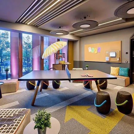 Moxy Luxembourg Airport 3*