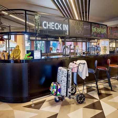 Moxy Luxembourg Airport Hotel 3*